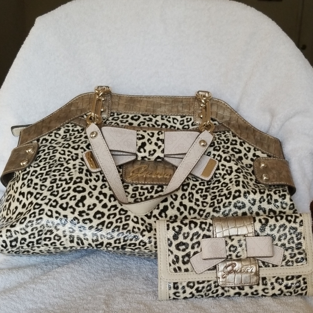 Guess shiny cheetah print shoulder bag FREE wallet